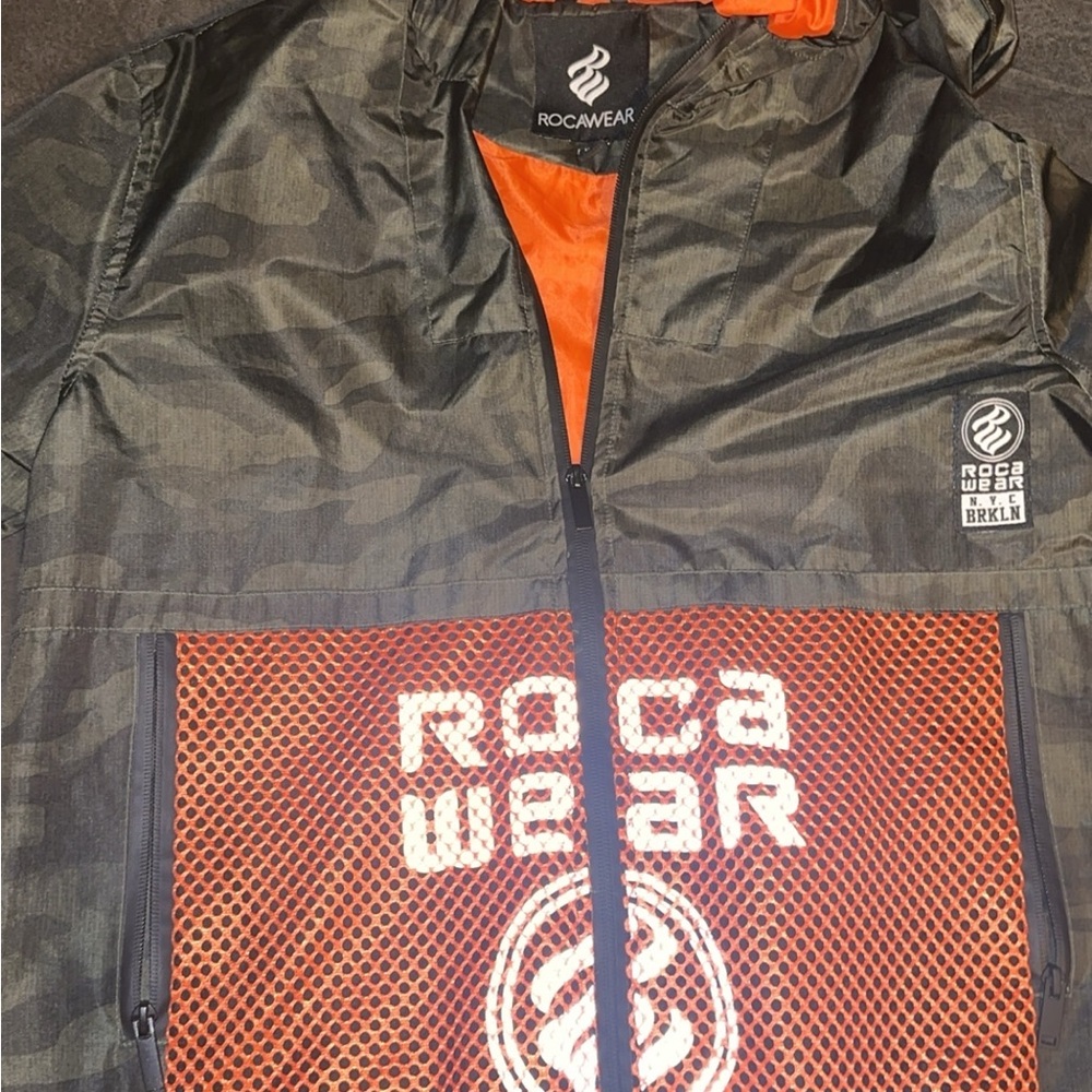 Rocawear Men's Camouflage and Orange Windbreaker